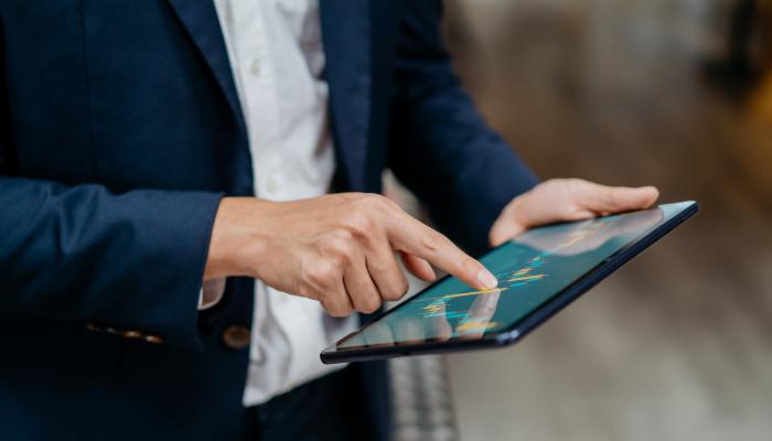 UK banks complete first live customer transactions using tokenised sterling deposits